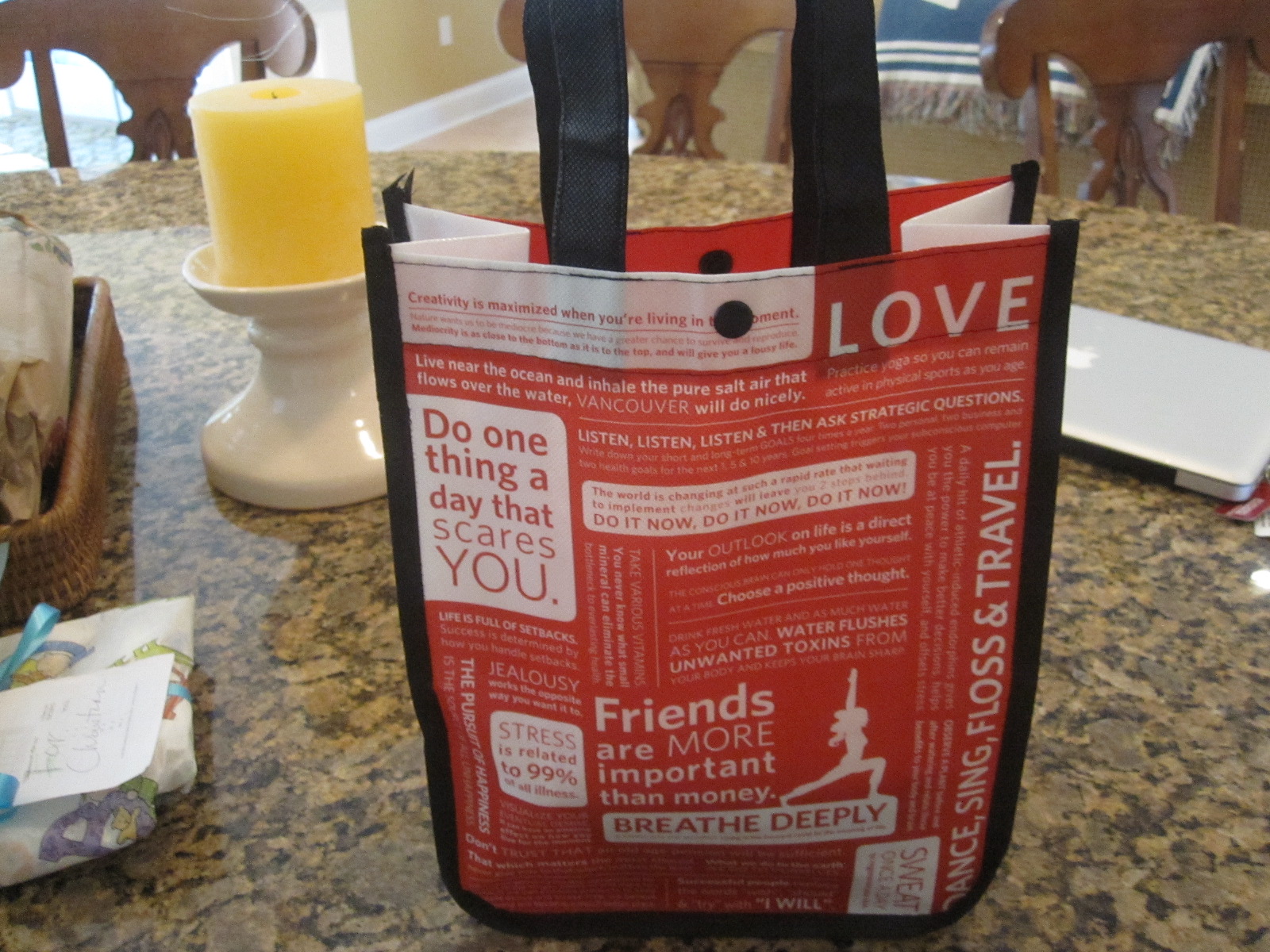 lululemon lunch tote